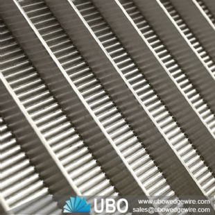 Reinforced stainless steel wedge wire screen panel for pulp screening and fractionation