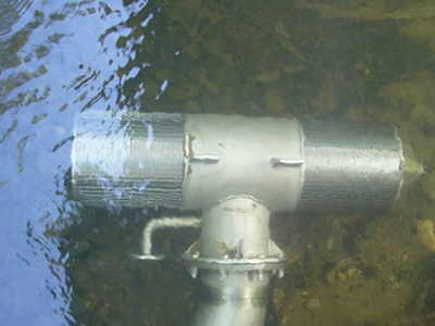 One vital application of wedge wire strainers is intake screening. They are installed at the entrance points where water is drawn into aquaculture facilities from external sources such as rivers or oceans. 